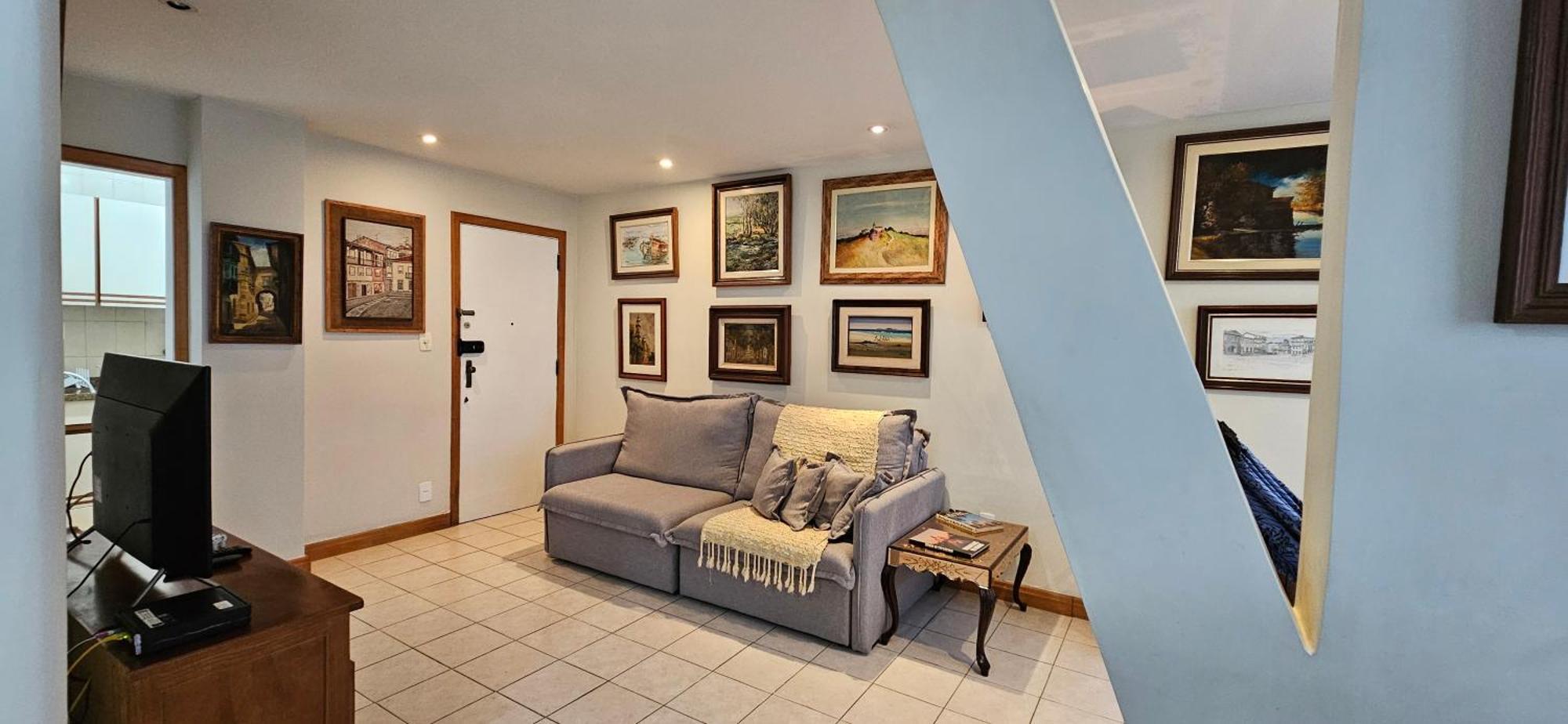 Sua Casa No Rio-copacabana 2 Quartos Com Garagem *
